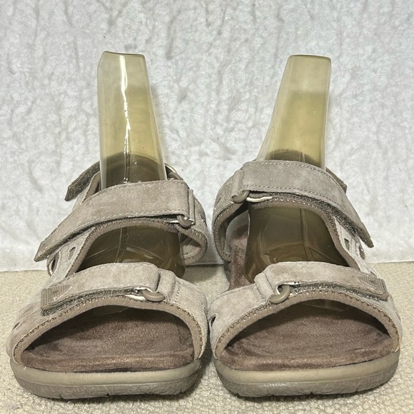 Earth Origins Womens Savoy Skylar Taupe Suede Casual Strap Sandals Shoes SZ 9 W - Picture 3 of 11
